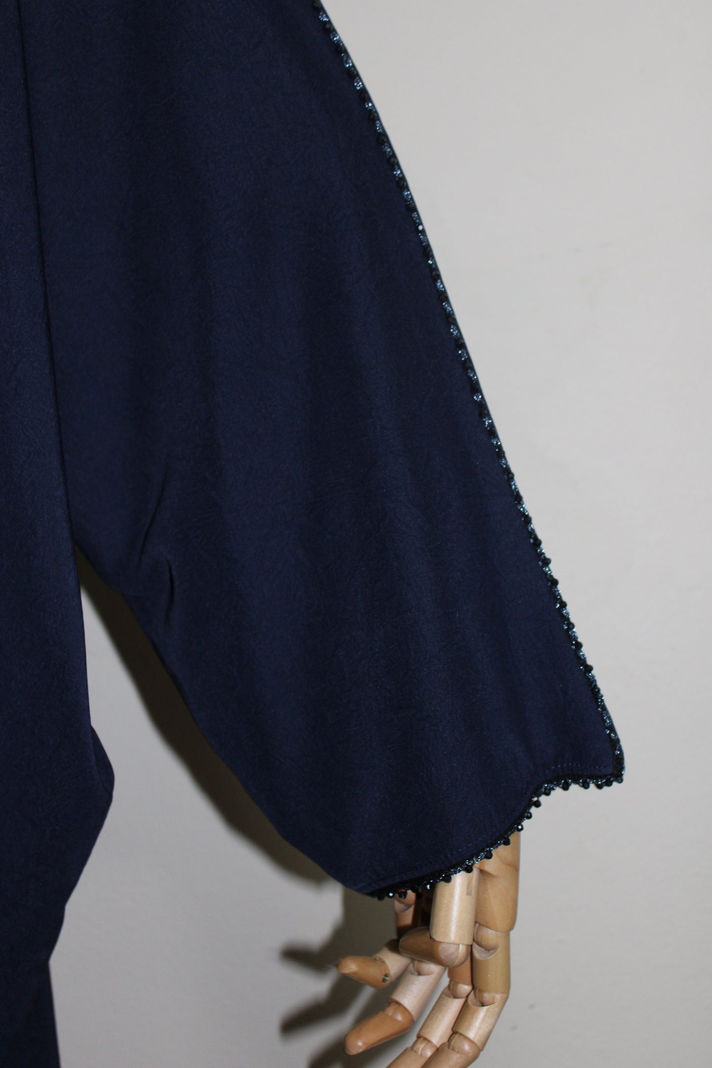Navy Blue Edge Flow