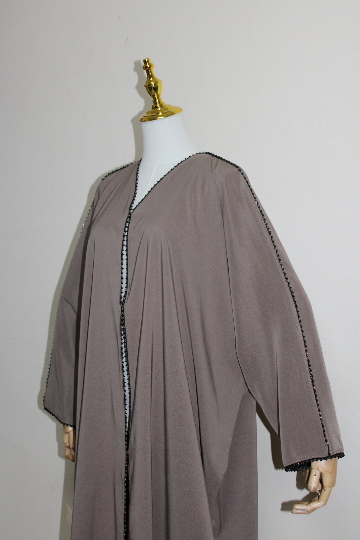 Dusty Taupe Edge Flow