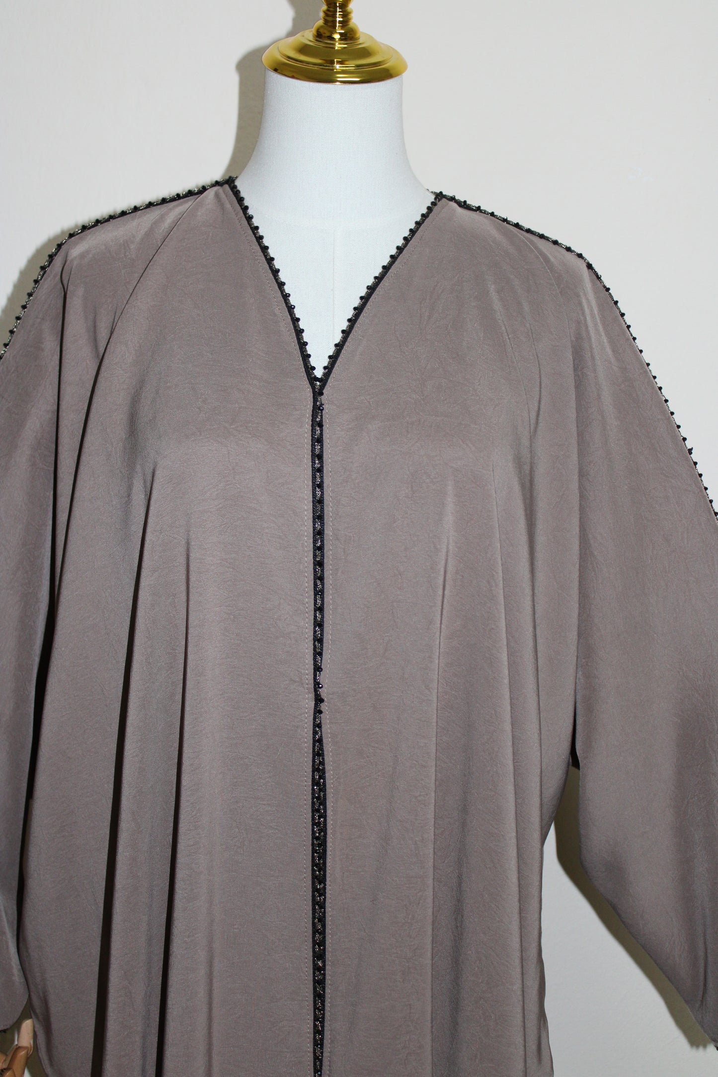Dusty Taupe Edge Flow